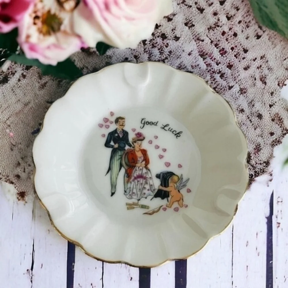 Vintage Japan Porcelain Trinket Dish Good Luck Courting Couple Cupid 4.5